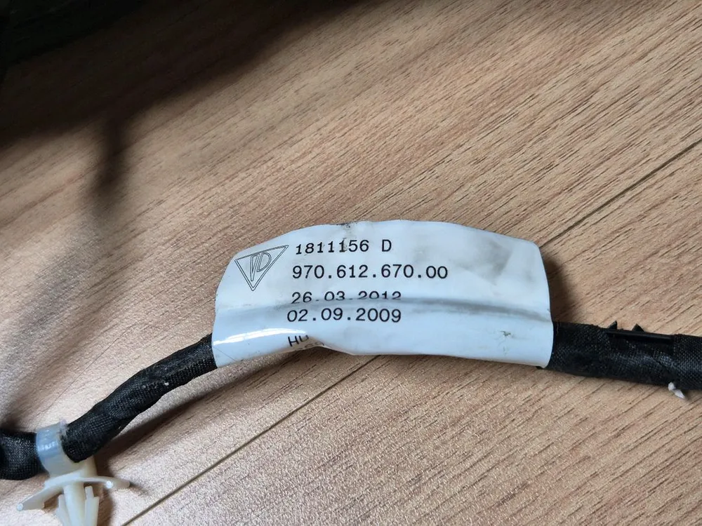 파나메라 970 전기형 순정 전동스포일러 이미지
