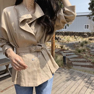 데일리룩 린넨100% 하이넥 핀턱 마랑 자켓 베이지 야상 DAILYLOOK 이미지