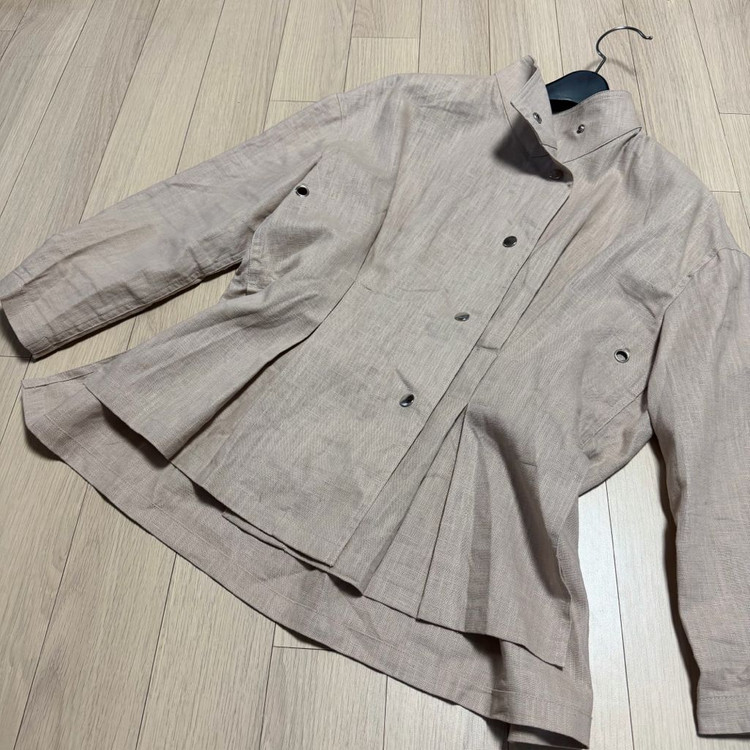 데일리룩 린넨100% 하이넥 핀턱 마랑 자켓 베이지 야상 DAILYLOOK 이미지