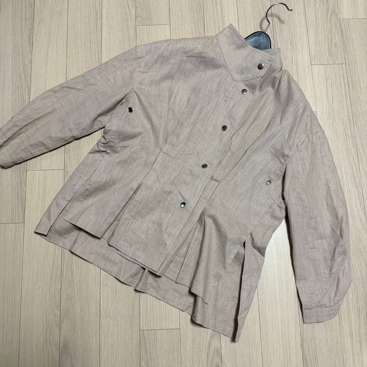 데일리룩 린넨100% 하이넥 핀턱 마랑 자켓 베이지 야상 DAILYLOOK 이미지