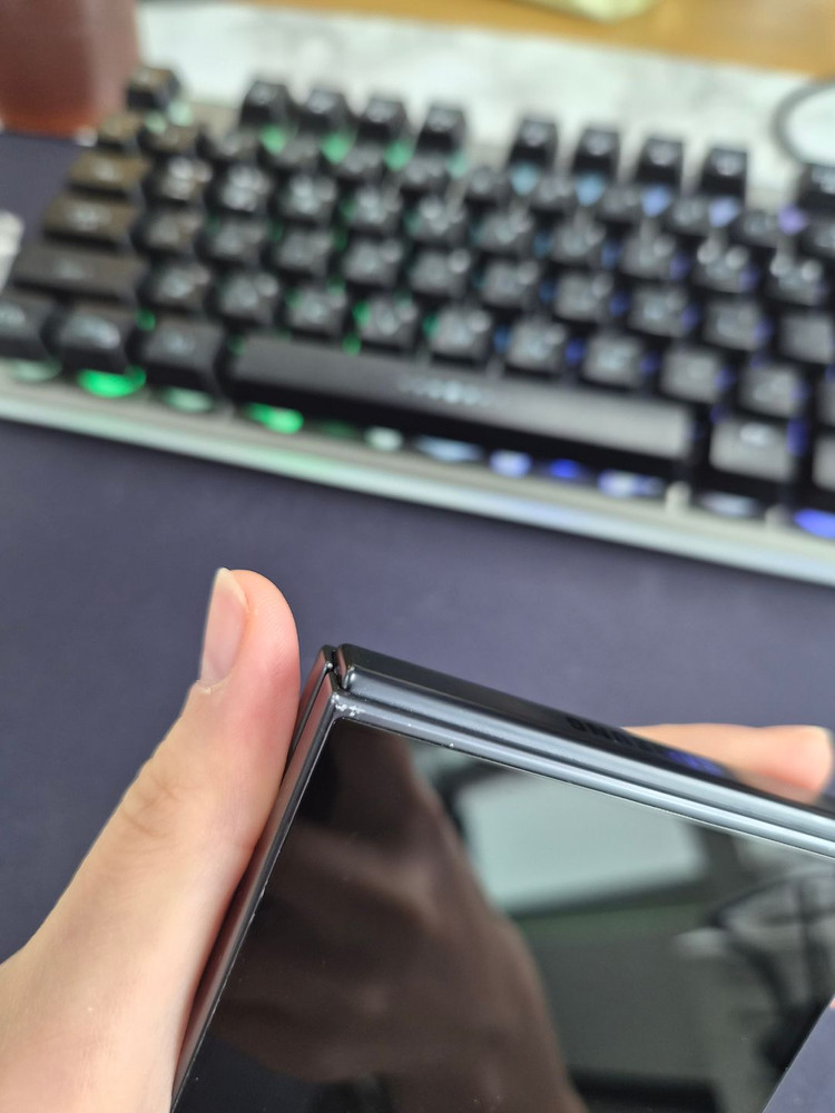 갤럭시 Z플립7 256GB 블랙 이미지