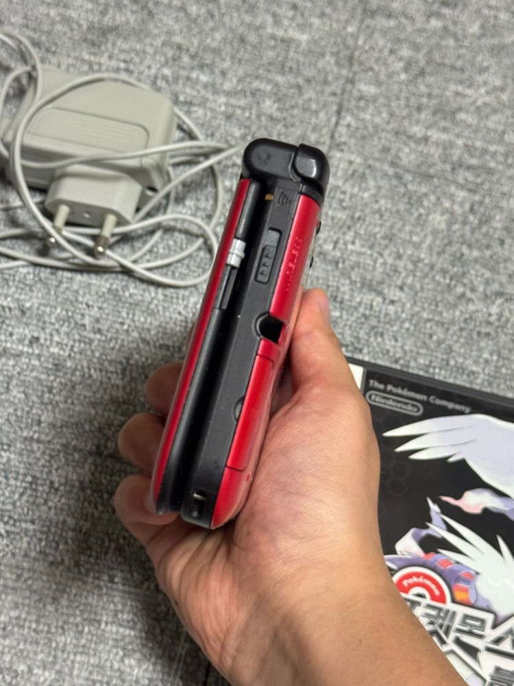 닌텐도 3DS XL 레드 한글판 구큰다수 S급 + 정품 충전기 이미지