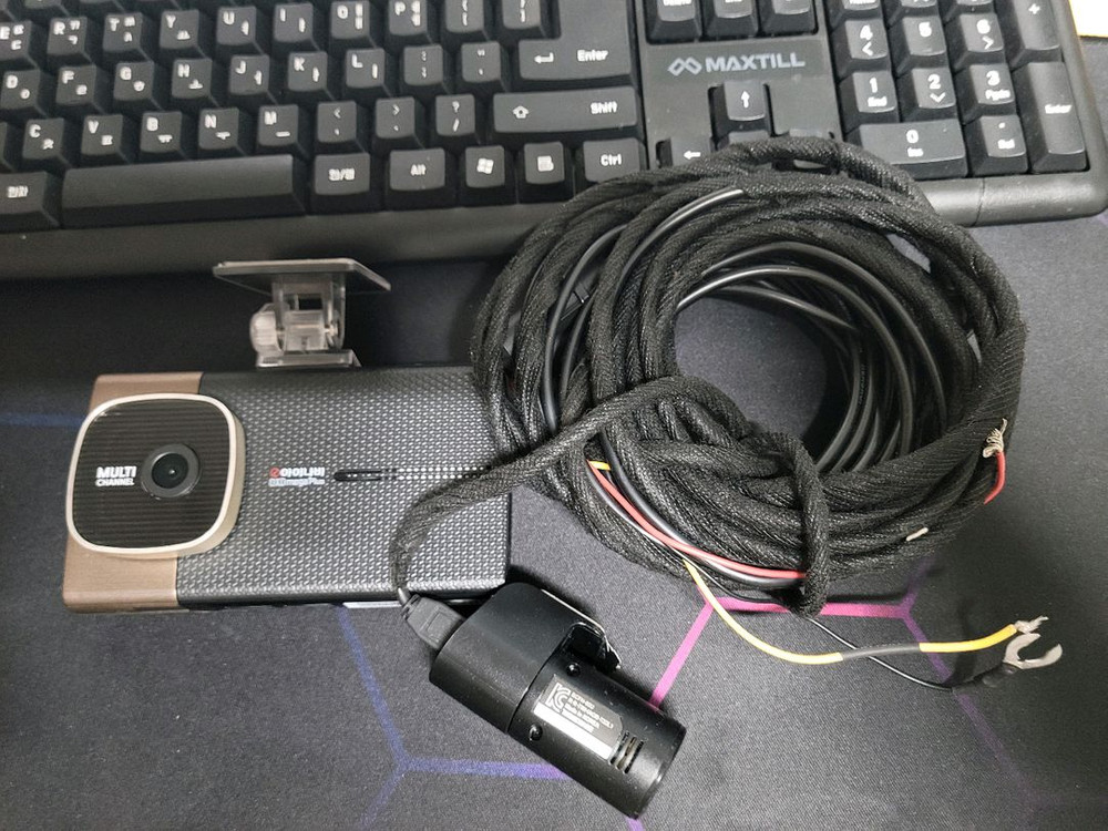 아이나비 QXDmega Plus 4채널 블랙박스 이미지