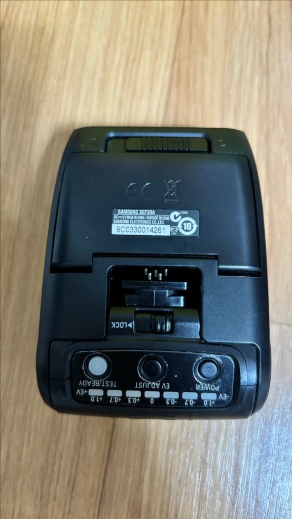 삼성 NX-100 풀세트컴팩트 디지털카메라. 라이트까지 이미지