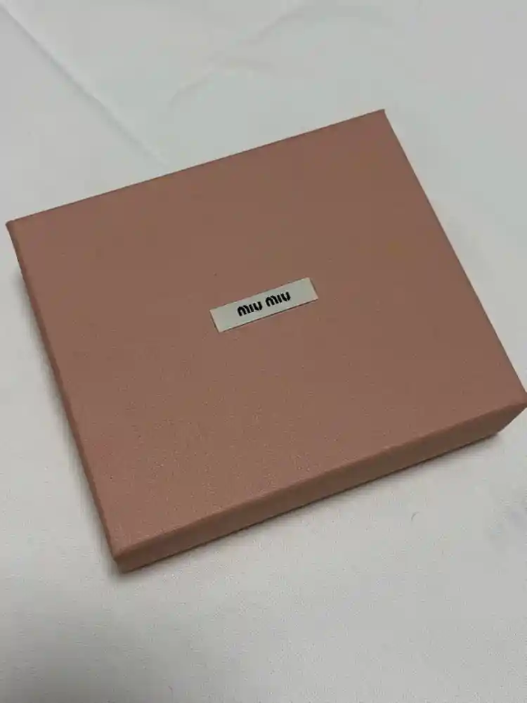 미우미우 반지갑 블랙 이미지