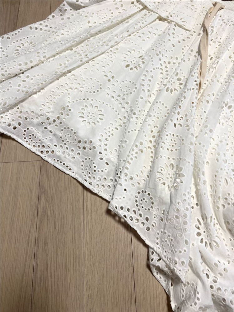 시뮬레이션한남 펀칭 레이스 스커트 아일렛 밴딩 롱치마 러플 언발 프릴 화이트 아이보리 이미지