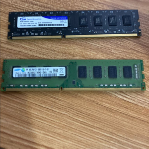 DDR3 4GB RAM 2개 이미지