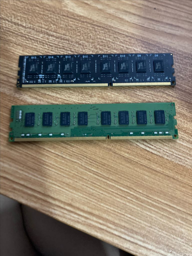 DDR3 4GB RAM 2개 이미지
