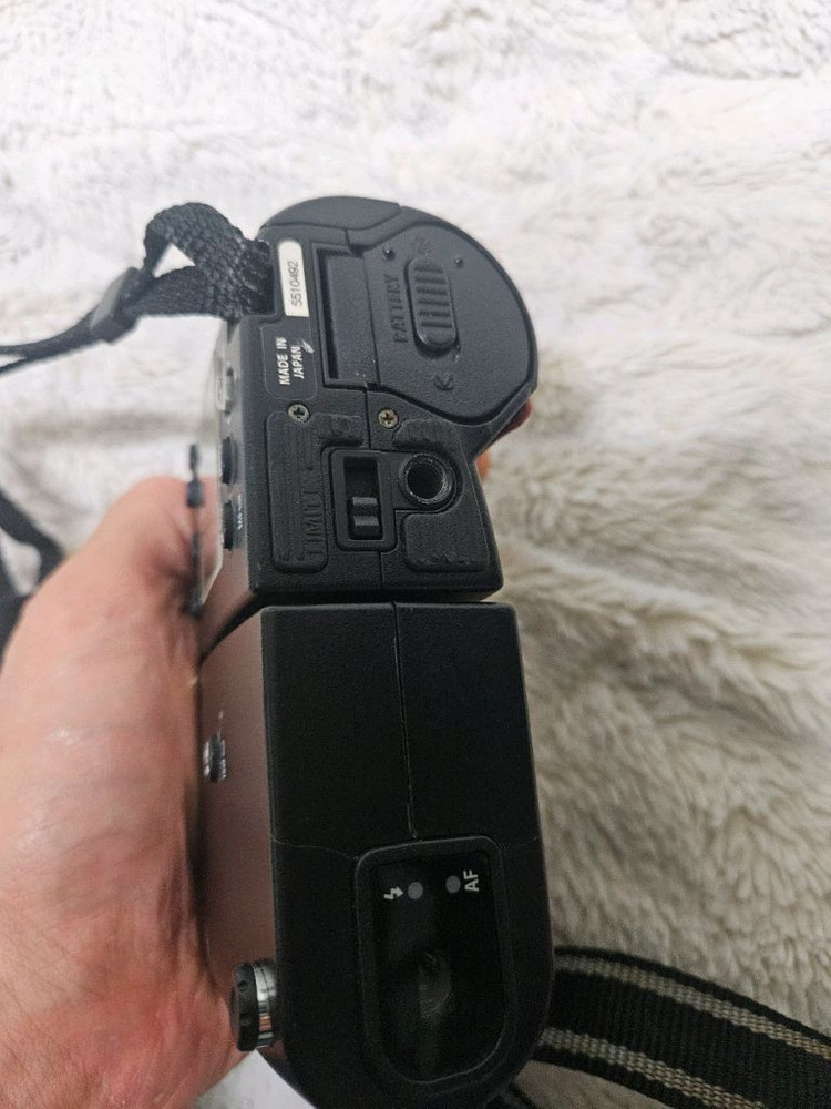 니콘 쿨픽스 4500 레트로 디카 빈티지 카메라 이미지