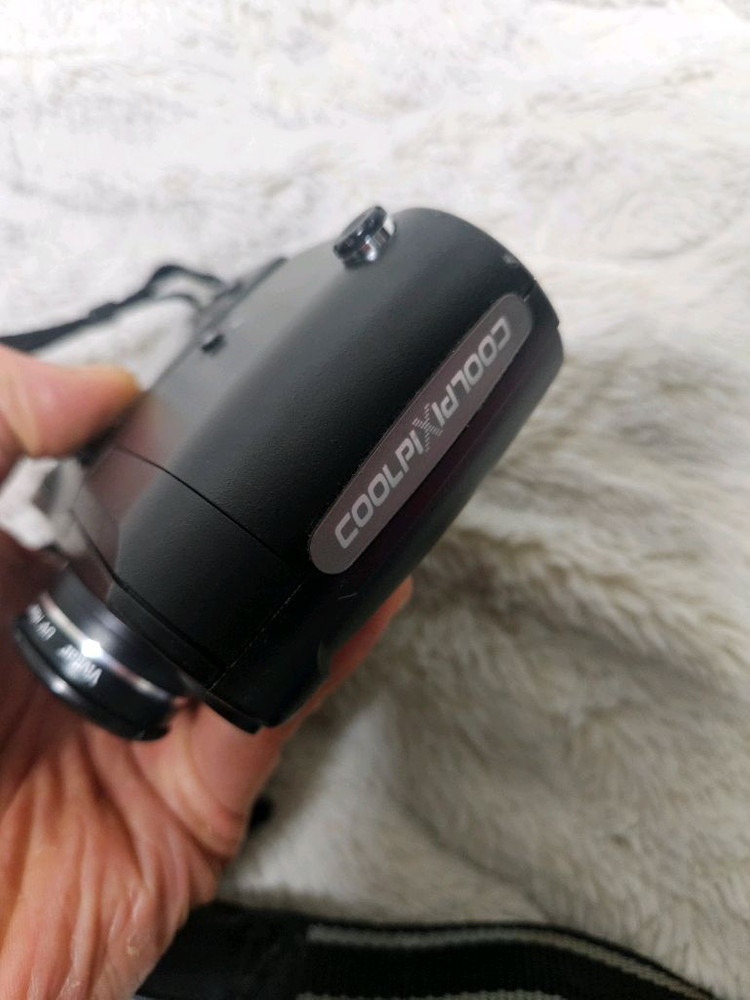 니콘 쿨픽스 4500 레트로 디카 빈티지 카메라 이미지