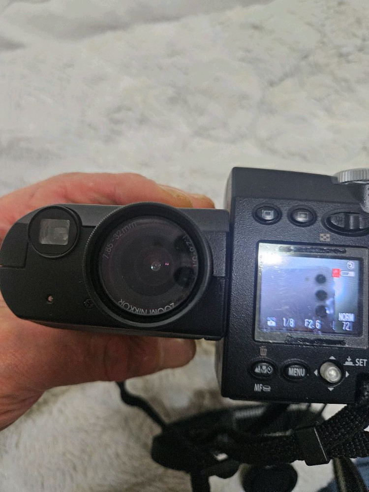 니콘 쿨픽스 4500 레트로 디카 빈티지 카메라 이미지