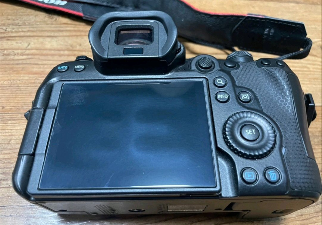 캐논 EOS R6 Mark2 풀박스 이미지
