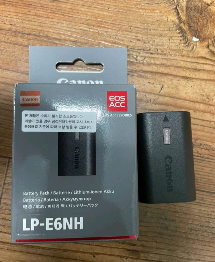 캐논 EOS R6 Mark2 풀박스 이미지
