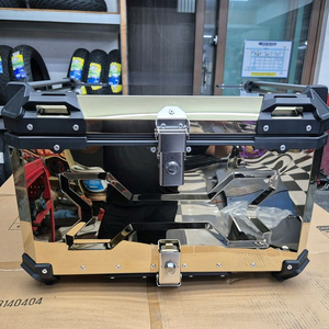 유광골드 알루미늄탑박스 85리터 신품 판매합니다 이미지