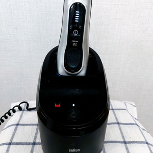 브라운 Braun Series 8 s8 전기면도기 이미지