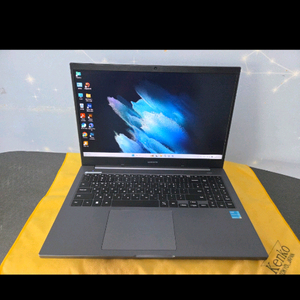삼성 노트북 NT550XDA 15인치 팝니다. 이미지