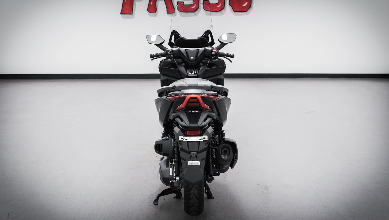 혼다 포르자350 25년식 7,000km 판매합니다. 이미지