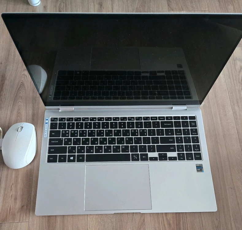 삼성 갤럭시 북5 360 (NT950QDB-KD71S) 1tb 팝니다 이미지