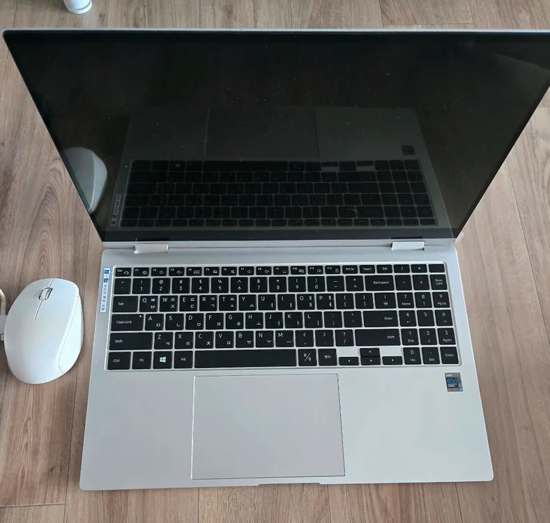 삼성 갤럭시 북5 360 (NT950QDB-KD71S) 1tb 팝니다 이미지