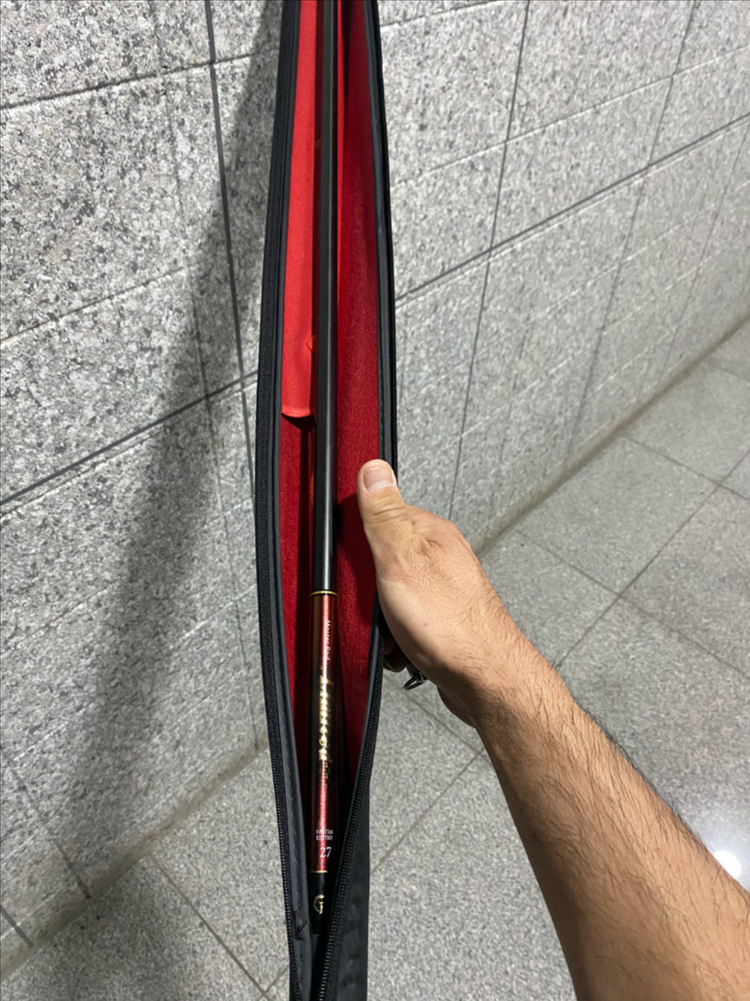 백작 리미티드 27대 팝니대(민물낚시대) 이미지