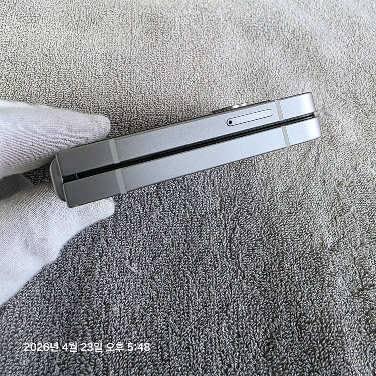 삼성 갤럭시 Z플립6 256G 실버 이미지