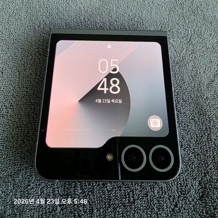 갤럭시 Z플립6 256GB 이미지