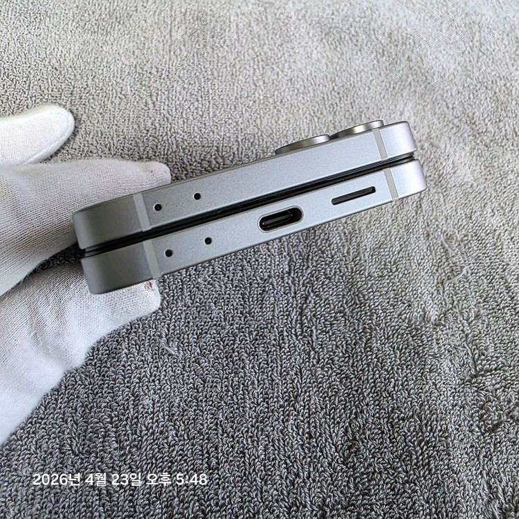갤럭시 Z플립6 256GB 이미지