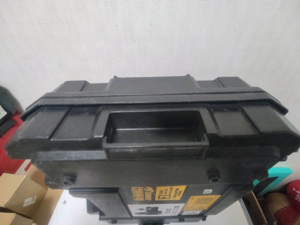 디월트 DCH133P2 일자형충전함마드릴 빈케이스 이미지