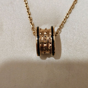 불가리 비제로원 락 목걸이 로즈골드 18k 이미지