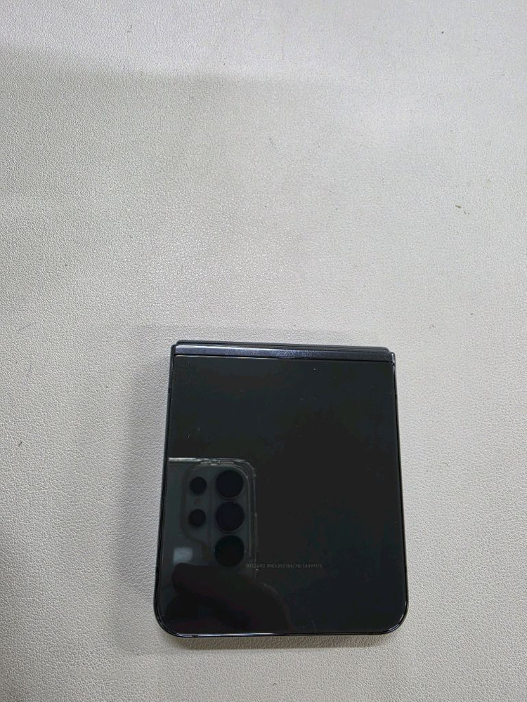 갤럭시 Z플립5 블랙 256GB 무잔상 이미지