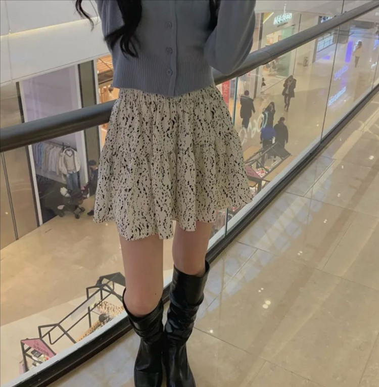 엘라 미니 스커트 이미지