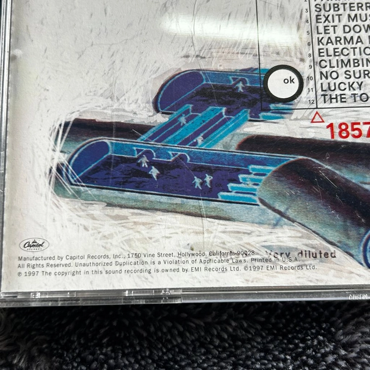 라디오헤드 초판 수입반 CD RADIOHEAD OK COMPUTER 팝니다 이미지