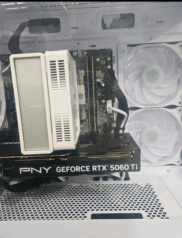 PNY RTX 5060 Ti 게이밍 PC 본체(새상품) 이미지