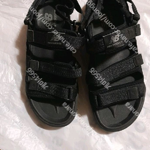 뉴발란스 샌달 SD3205BBW 280사이즈 29900원 판매 이미지