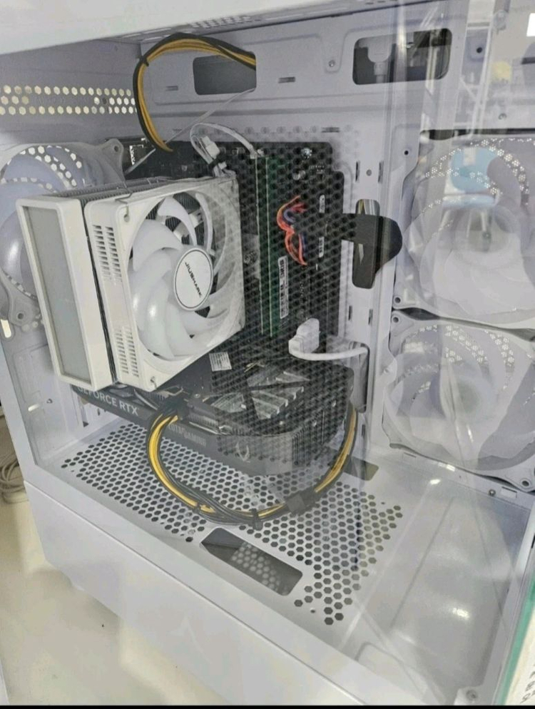 i5-14400F RTX 5060 게이밍 PC(새상품) 이미지
