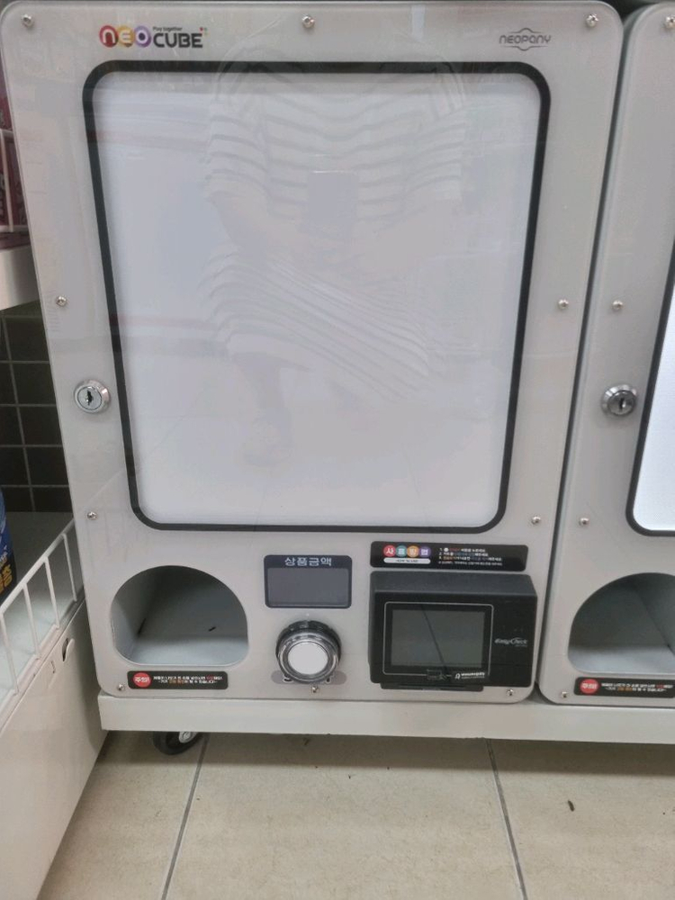 캡슐토이기계 네오큐브 가챠기계 이미지
