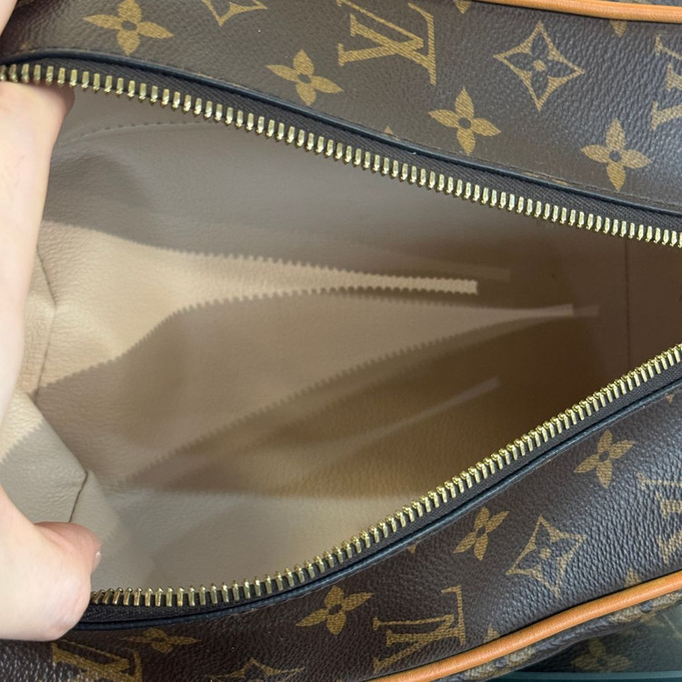 루이비통 모노그램 락커 돕키트 클러치 파우치 이미지