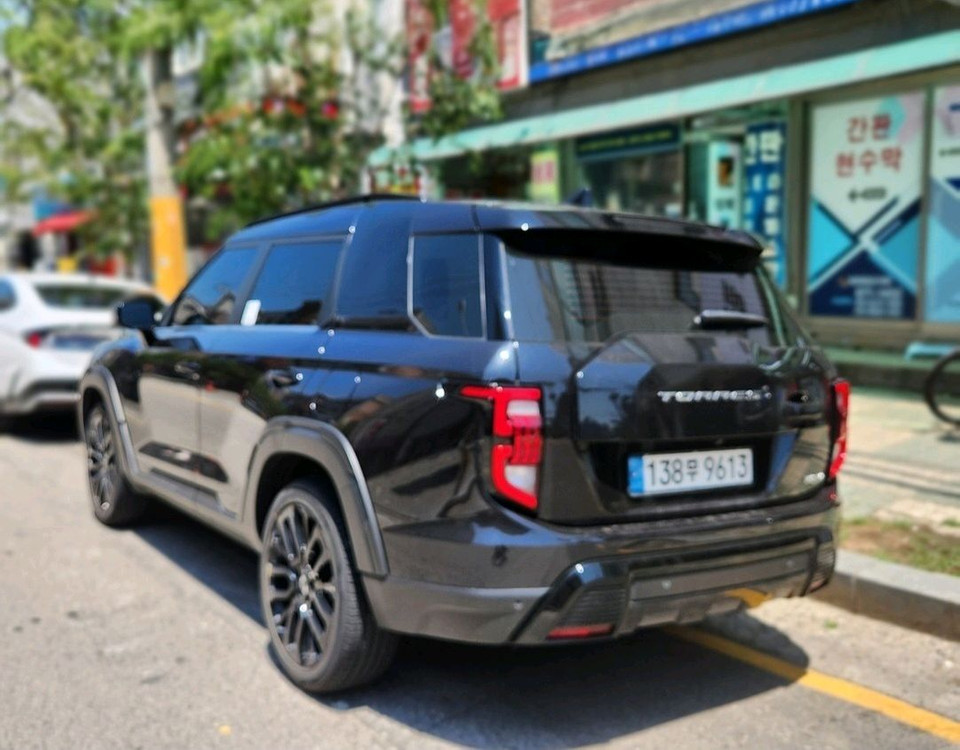토레스 가솔린 1.5 2WD 블랙에디션 이미지