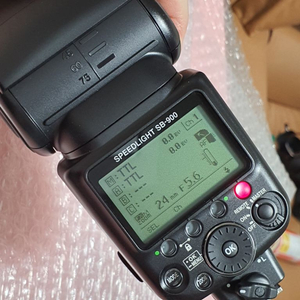 니콘 SPEEDLIGHT SB-900 이미지