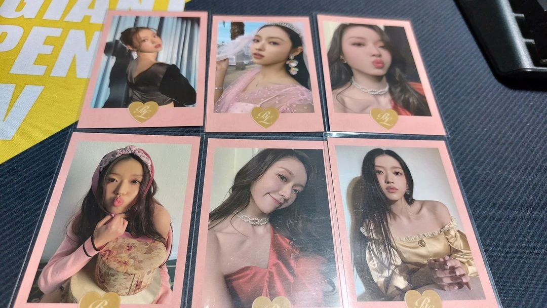 오마이걸 유아 폴라로이드 포카 세트 이미지