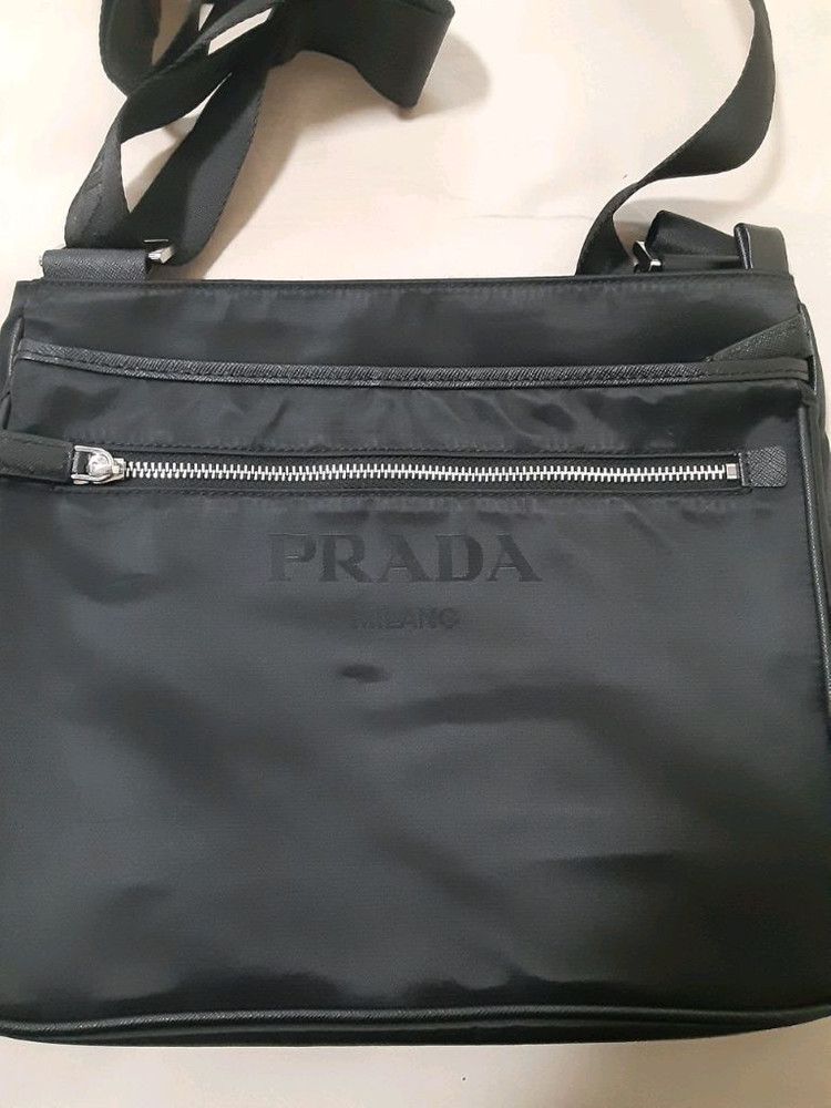 프라다 삼각로그 나일론 크로스백[새상품] 이미지