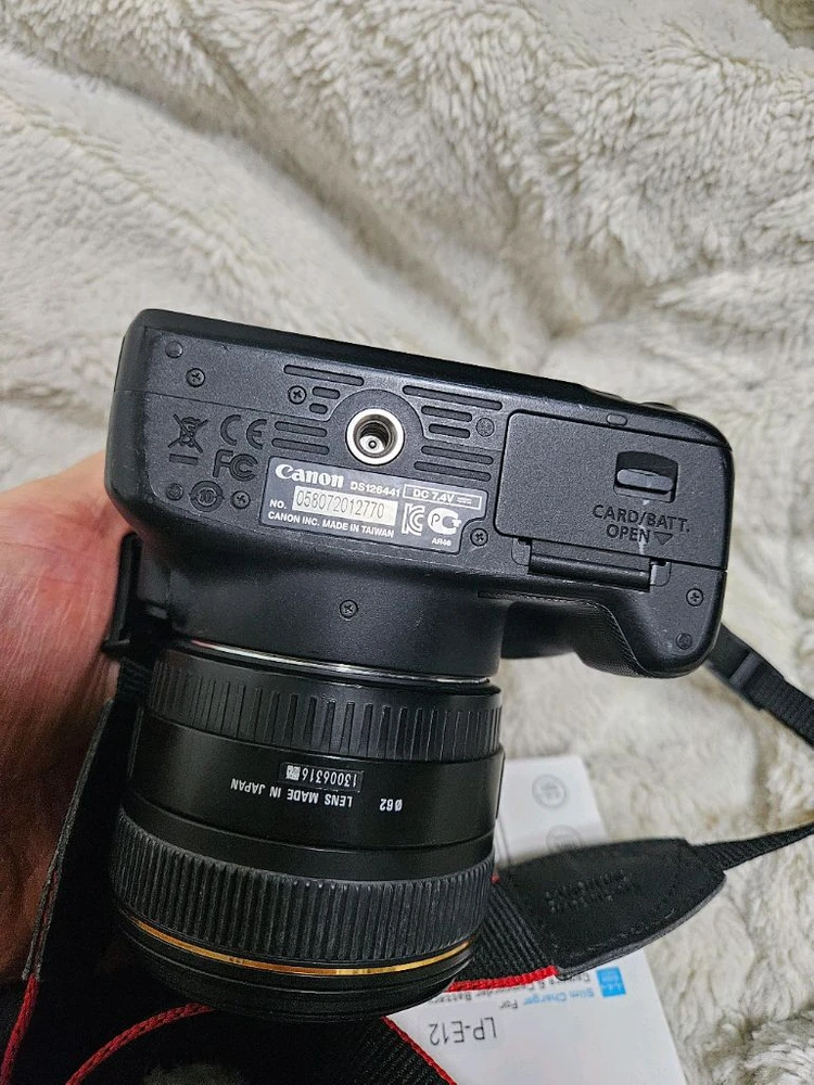 캐논 eos 100d +시그마 삼식이 렌즈 dslr 카메라 이미지