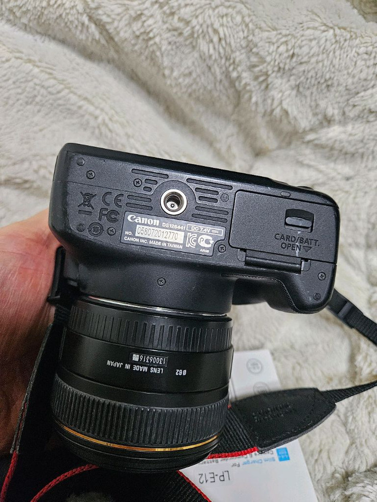 캐논 eos 100d +시그마 삼식이 렌즈 dslr 카메라 이미지