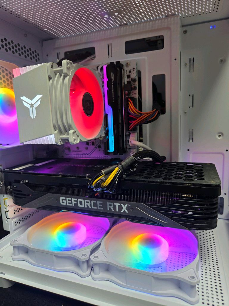 AMD RYZEN 7 5700X, RTX3070TI 이미지