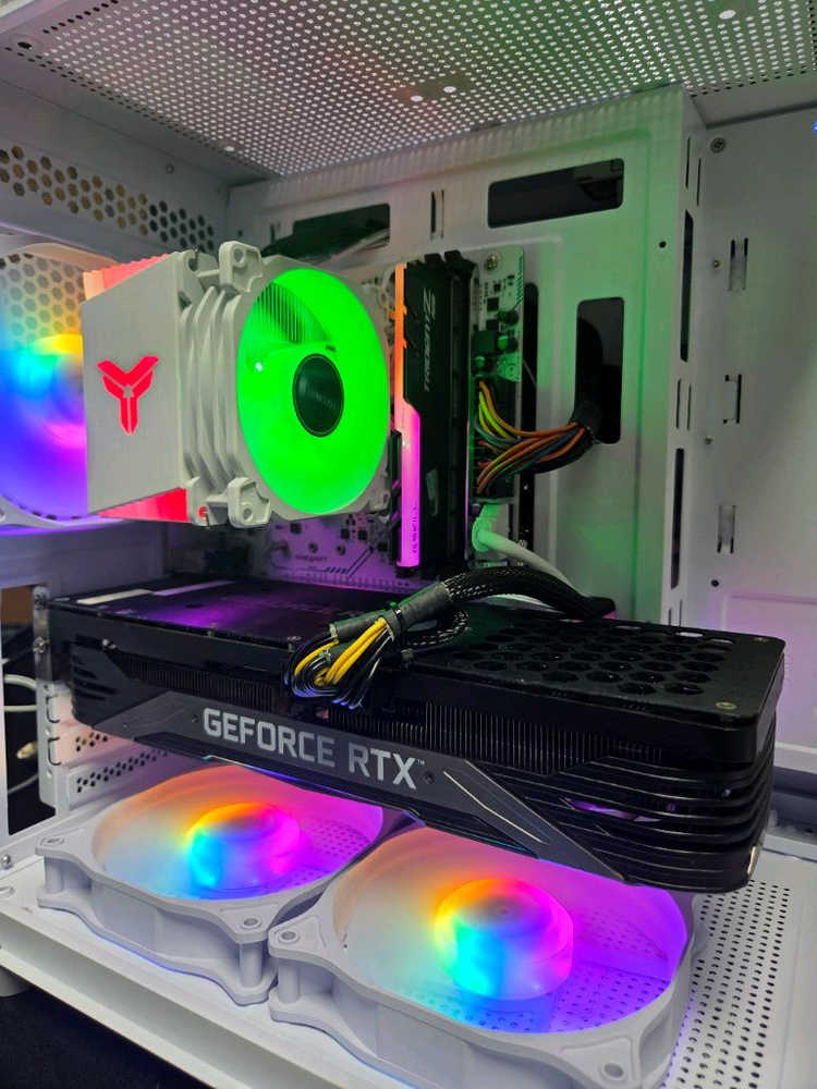 AMD RYZEN 7 5700X, RTX3070TI 이미지