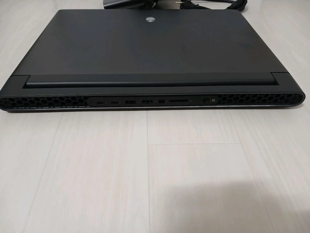 구매후 두달 에일리언웨어 m18 r1 rx7900m (4080 노트북 급) 이미지