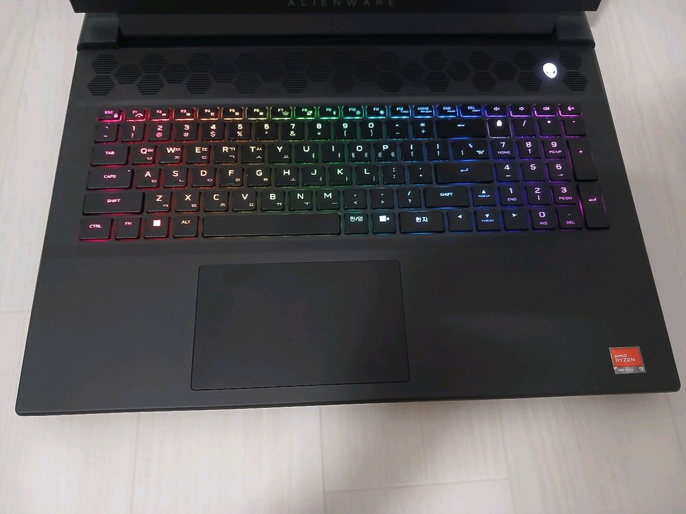 구매후 한달 에일리언웨어 m18 r1 rx7900m (4080 노트북 급) 이미지