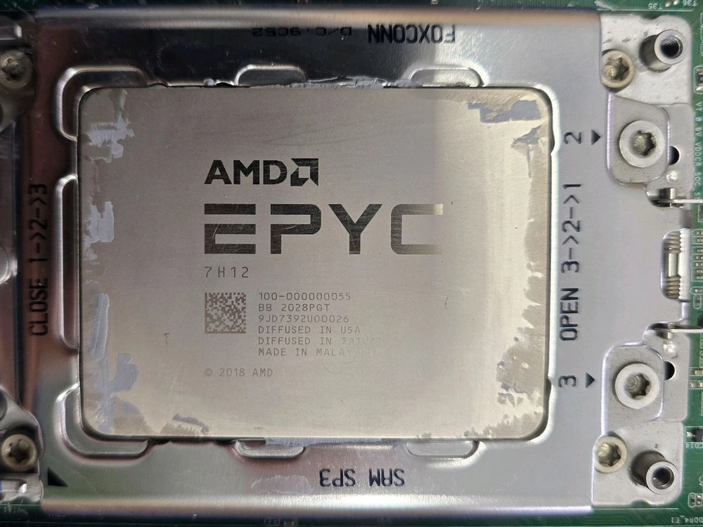 AMD EPYC 7H12 CPU 64코어 128쓰레드 이미지