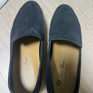 로로피아나 로퍼 이미지
