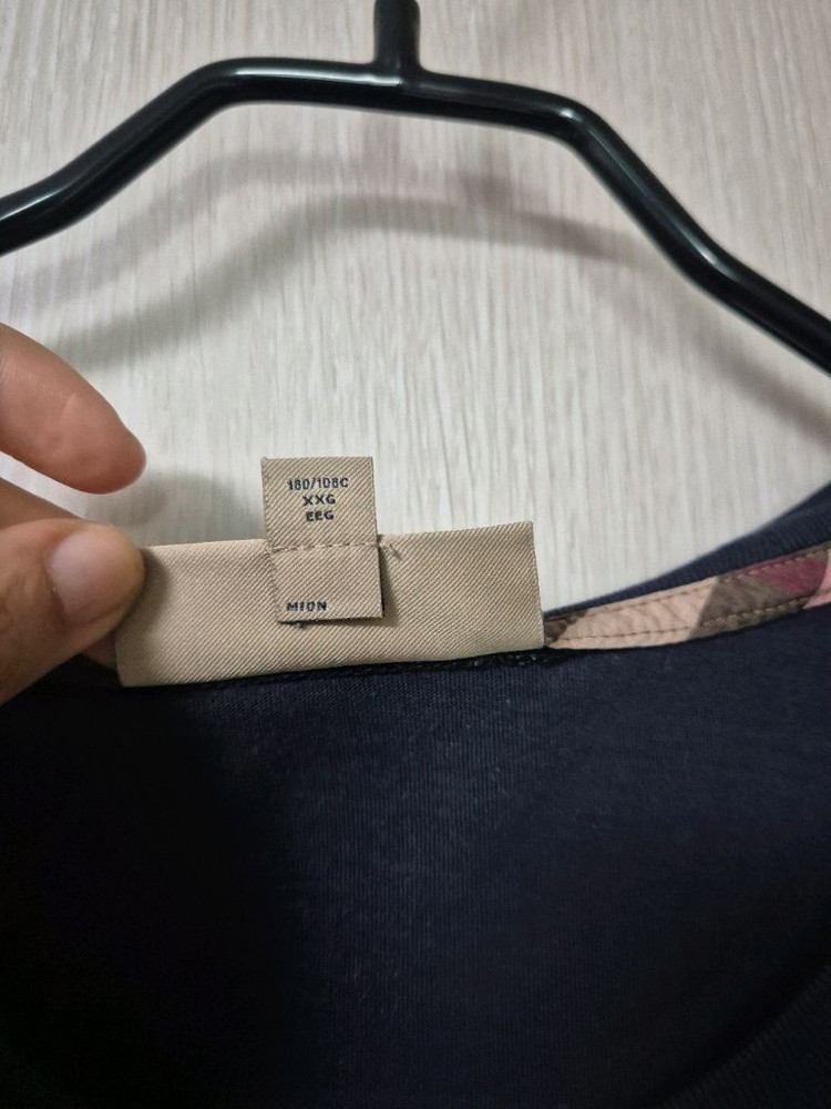 (정품) 버버리 자수 로고 반팔티 티셔츠 4061820 (2XL) 네이비 이미지